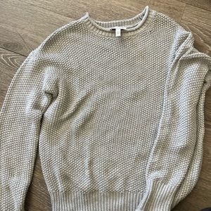 Knitted pullover
